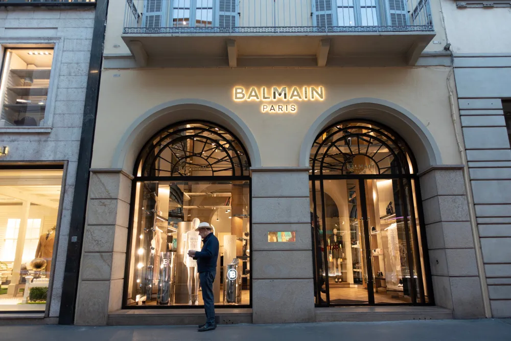 "To taki brak szacunku"! Ukradziono ciężarówkę z najnowszą kolekcją Balmain