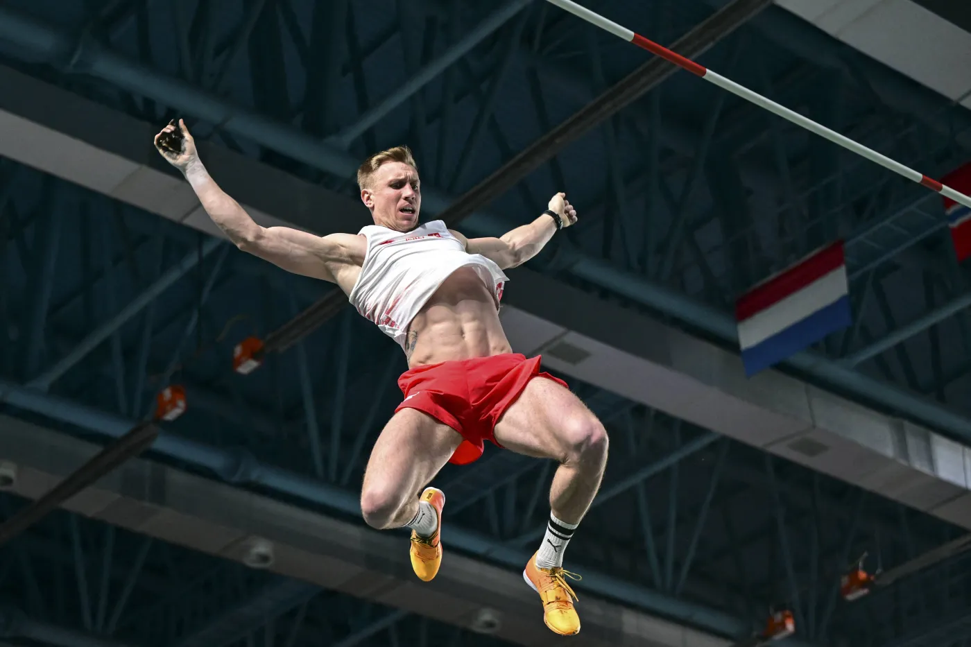 Piotr Lisek udanie zadebiutował w Fame MMA. "Poskładał" rywala w 71 sekund