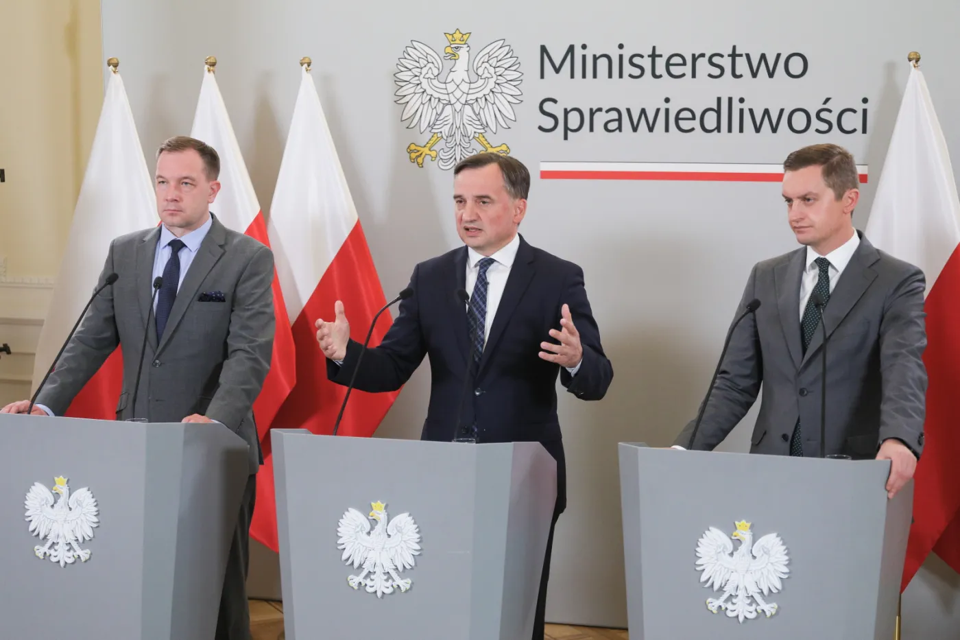 Afera pedofilska na YouTube. Ziobro: Wszczęto śledztwo