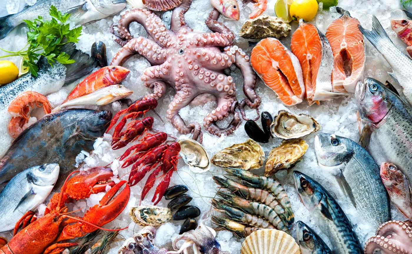 Koronawirus na opakowaniach importowanych owoców morza