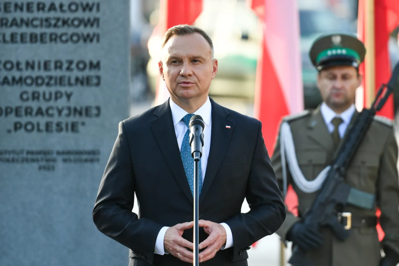 Andrzej Duda: Funkcjonariuszy Straży Granicznej próbuje się poniżać. "To podłość"