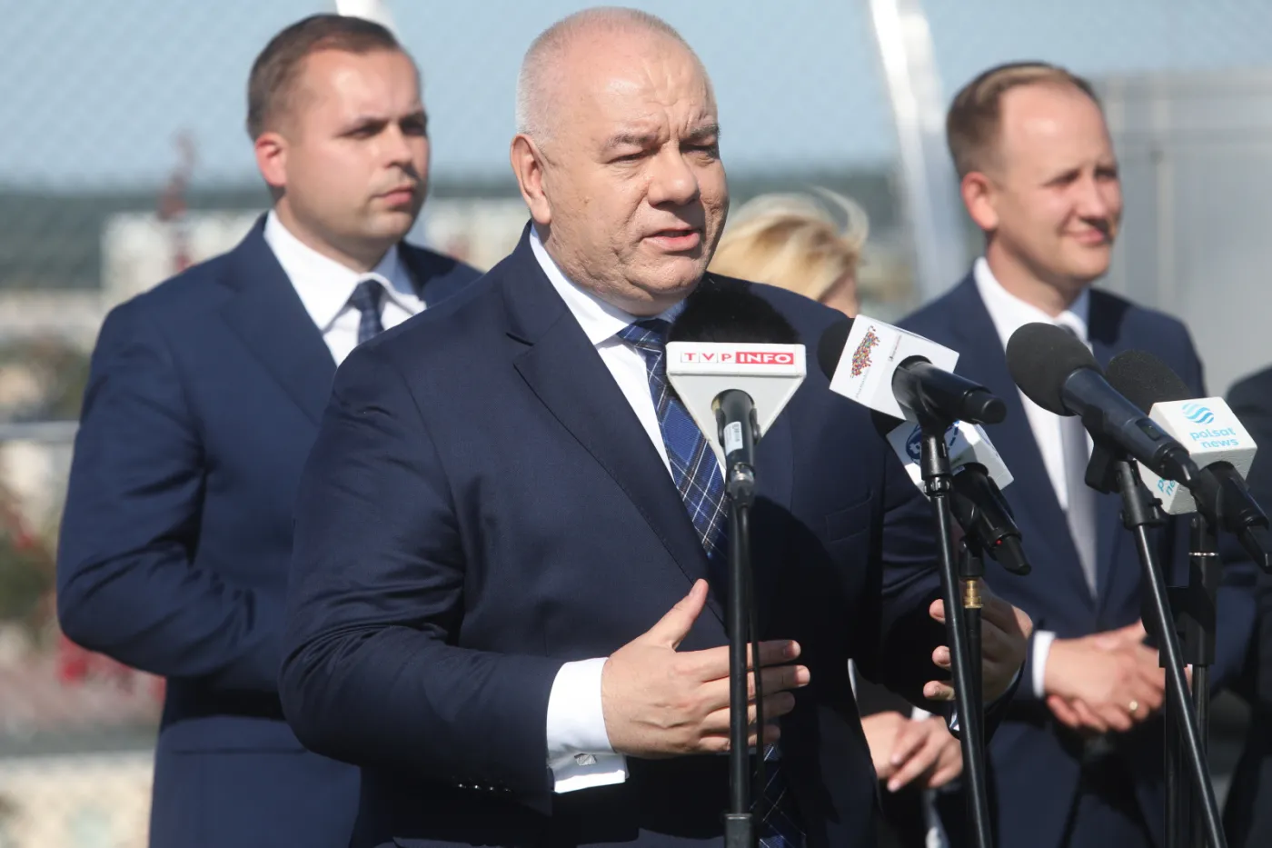 Sasin o ekipie Tuska. "Postanowiła pozbyć się ze wschodnich terenów mieszkających tu ludzi"