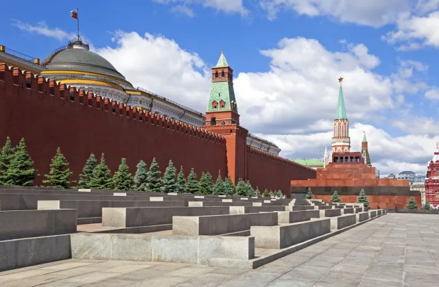 Dominika Ćosić: We Francji nie ma polityków, nie będących przyjaciółmi Rosji