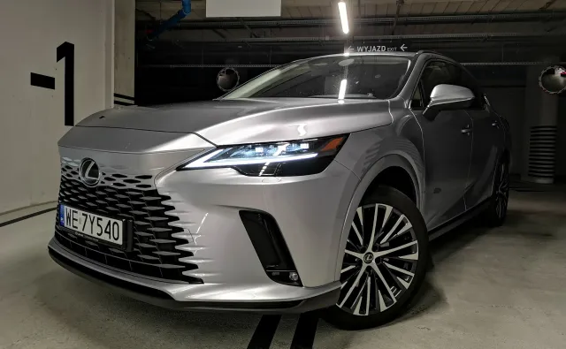 Lexus nową gwiazdą w Polsce! Najtańszy SUV rozbije bank