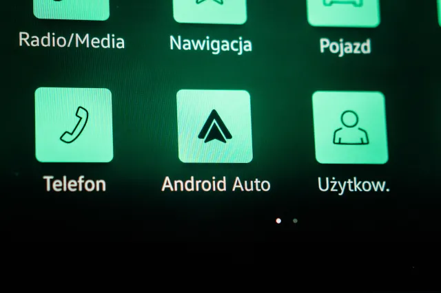 Android Auto bezprzewodowy w każdym aucie. To łatwiejsze niż myślisz