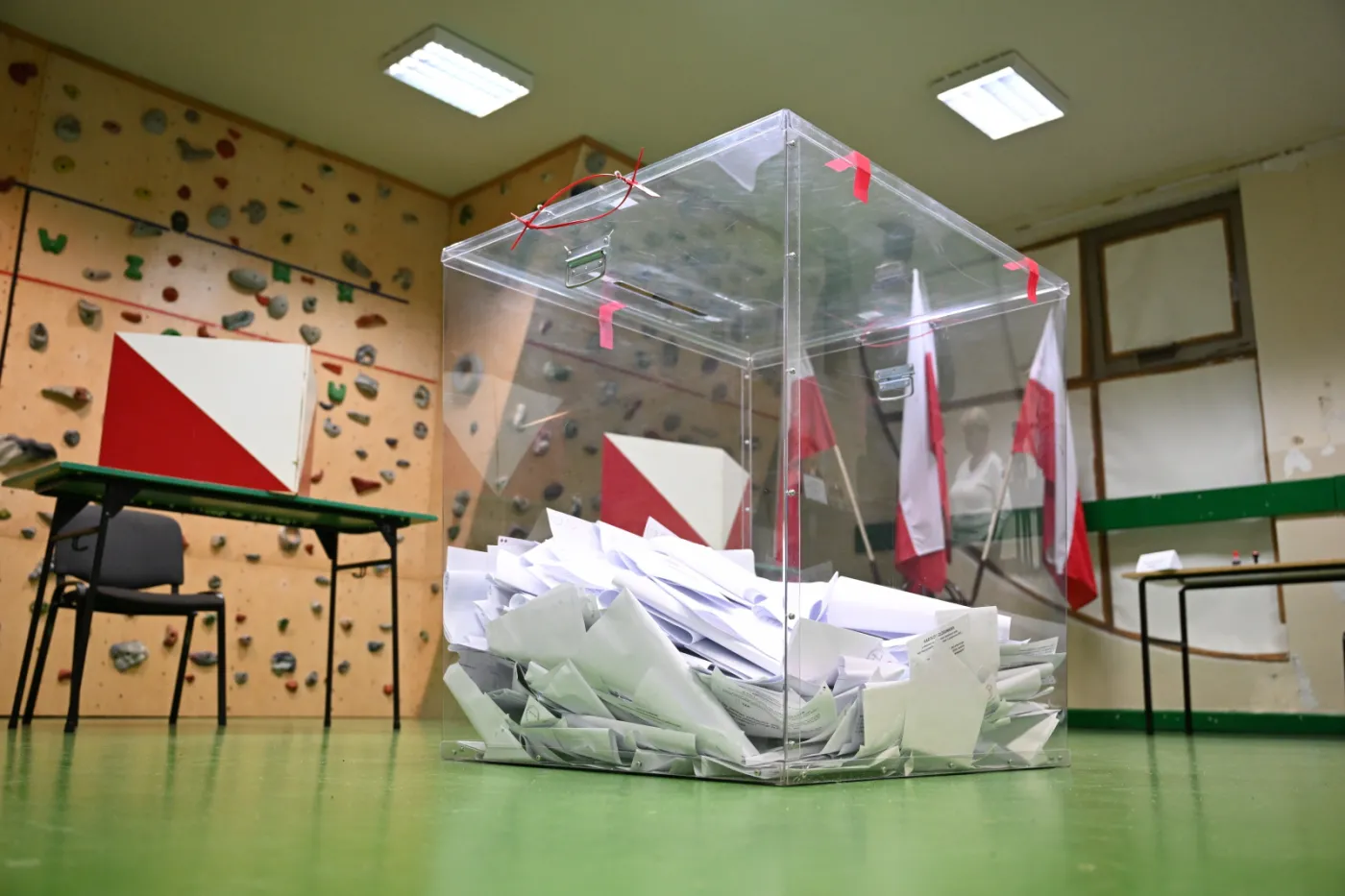 Polacy nie mogli głosować na Ukrainie. W imię demokracji musieli jechać do Polski