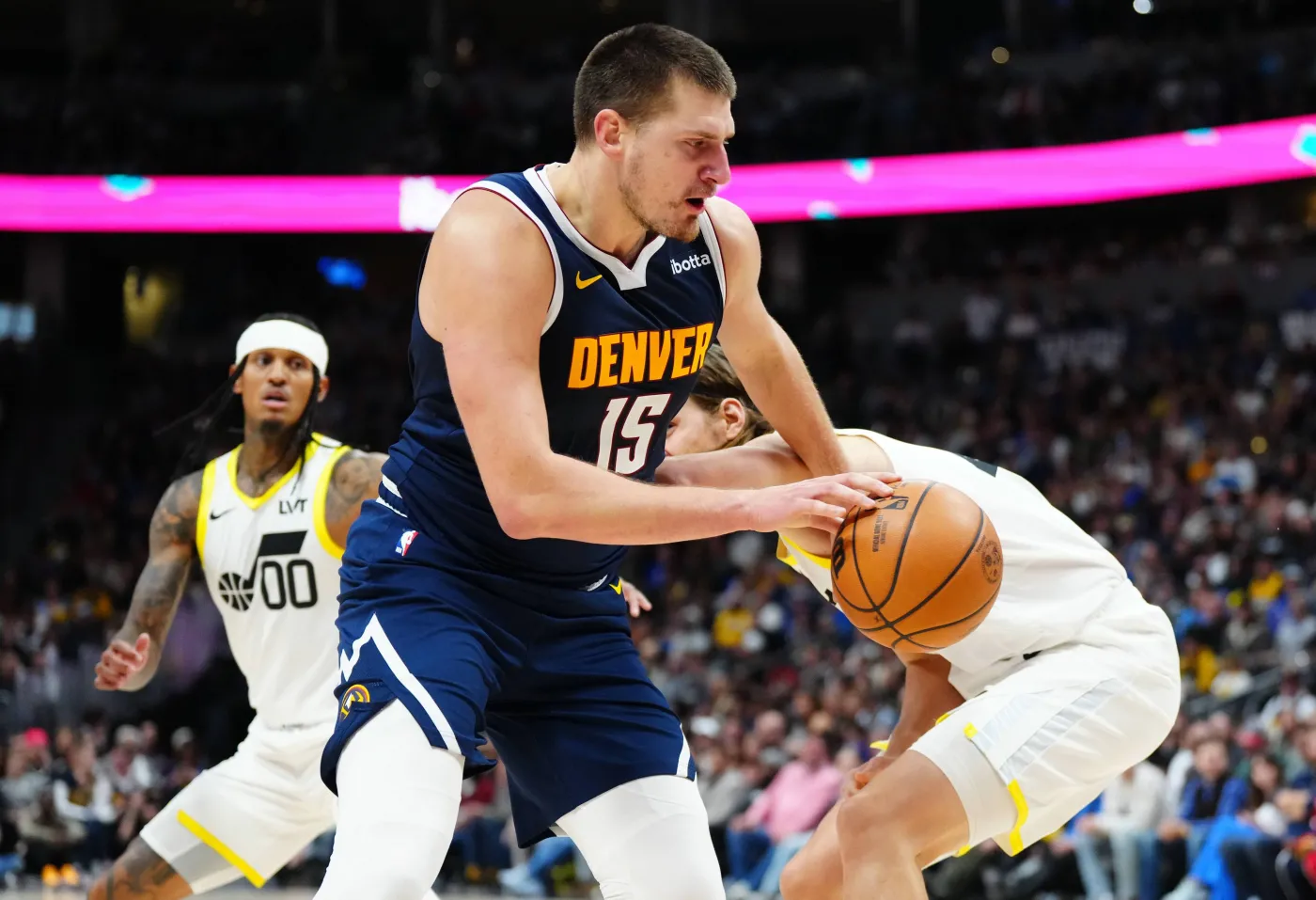 Liga NBA. Pierwsza porażka Nuggets. Lakers wygrali derby, znakomity LeBron James