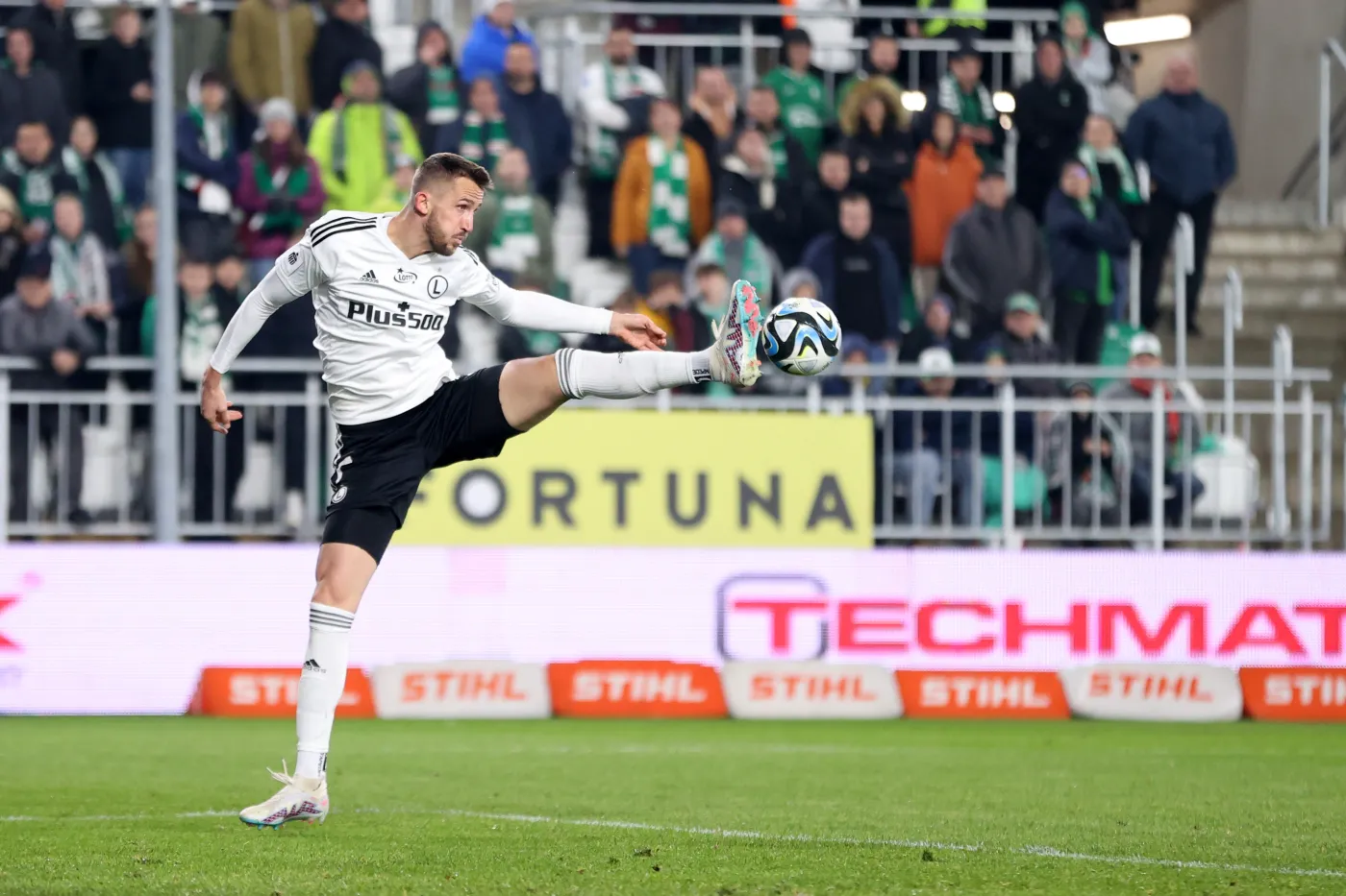 El. ME 2024. Piłkarz Legii na liście rezerwowej w kadrze Czech na mecz z Polską