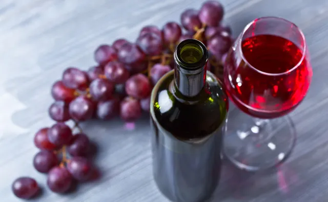 Wino pomaga w odchudzaniu? Tak, ale tylko czerwone