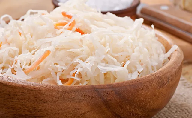 Szukasz dobrej kapusty kiszonej? Oto kilka podpowiedzi jak ją znaleźć