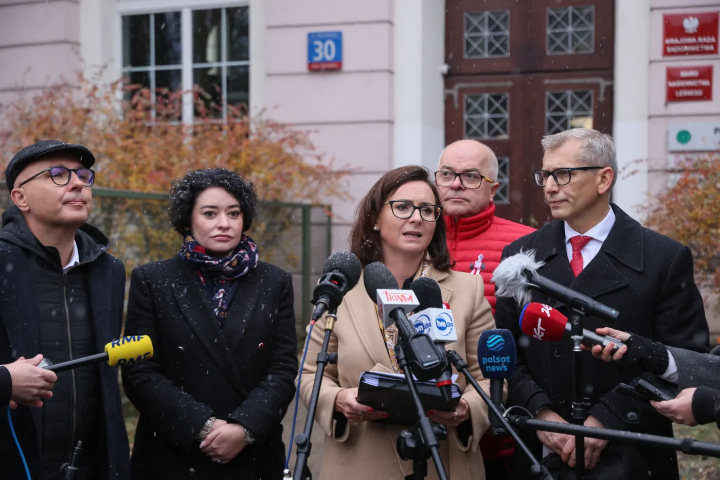 Nowi członkowie zapowiadają "początek końca neo-KRS". Jest reakcja PiS