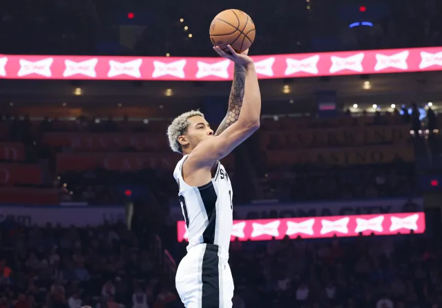 Jeremy Sochan mało skuteczny. Trafił tylko 2 z 8 rzutów. Spurs znów przegrali [WIDEO]