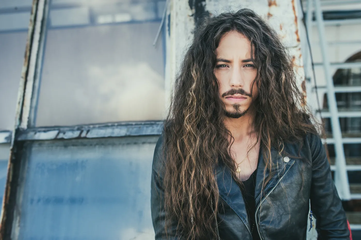 Michał Szpak rozprawia o zmianie płci: Może się okaże, że zrobię sobie cycki i...