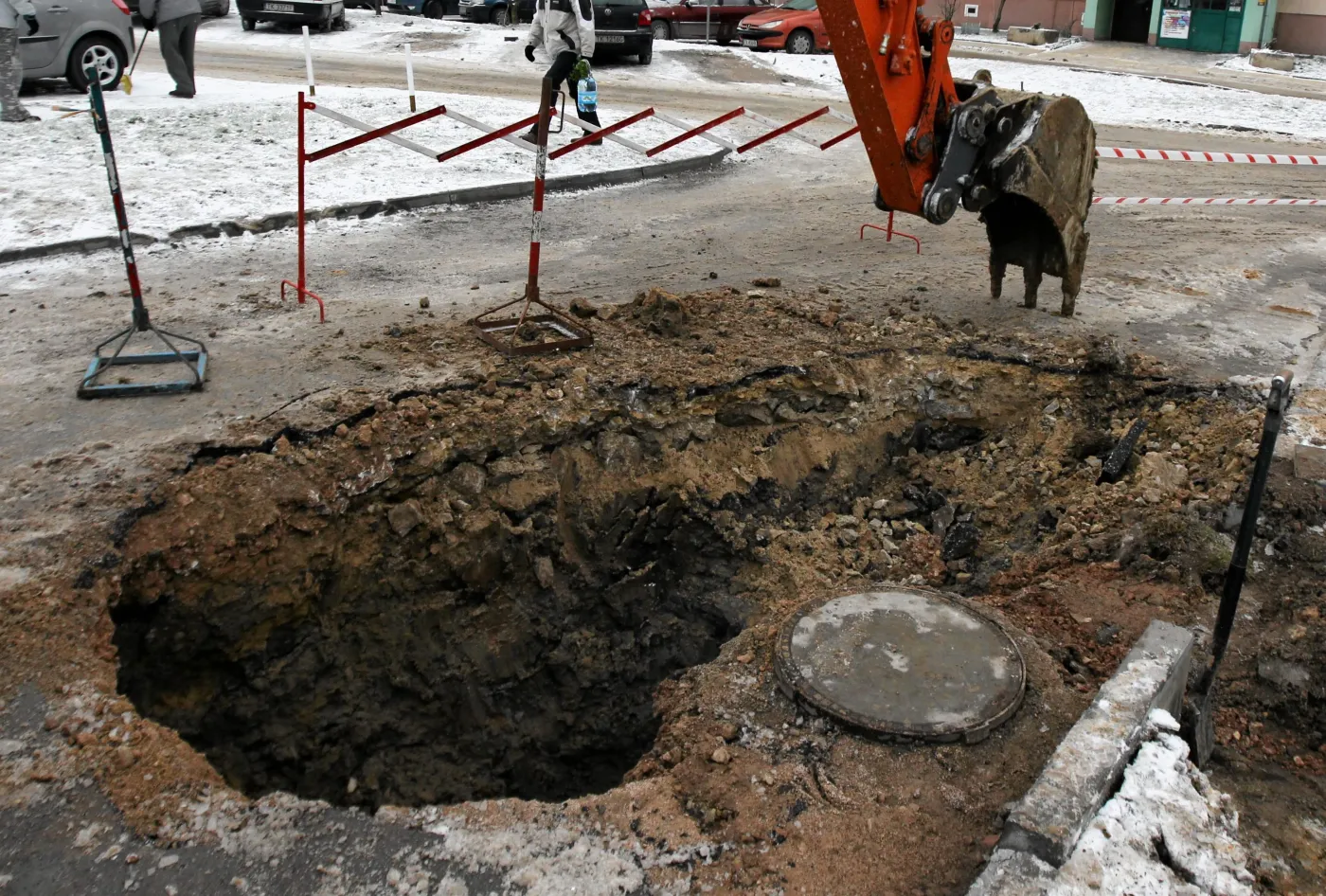 Poważna awaria wodociągu w Płocku. Dwa osiedla bez wody do popołudnia