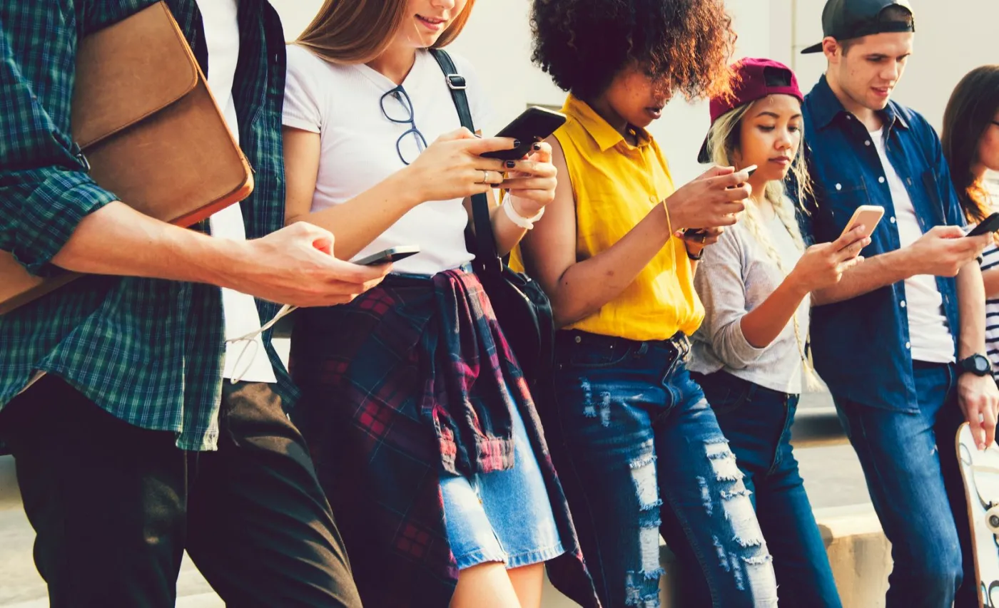 dzieci młodzież pokolenie Z