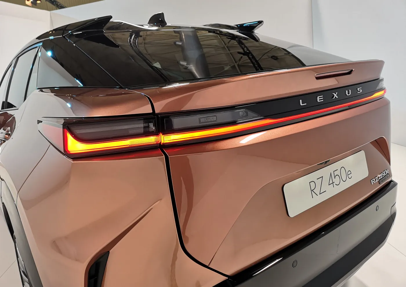 lexus-rz-450e-37434446.jpg