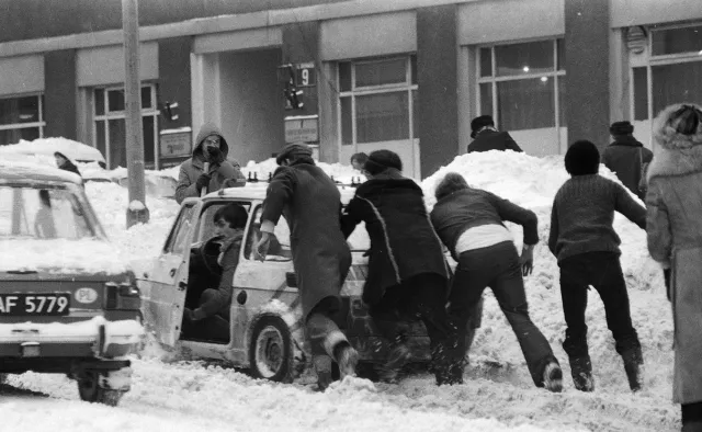 Ta zima zaskoczyła wszystkich. Od mrozu pękały szyny, a w sklepach brakowało towarów