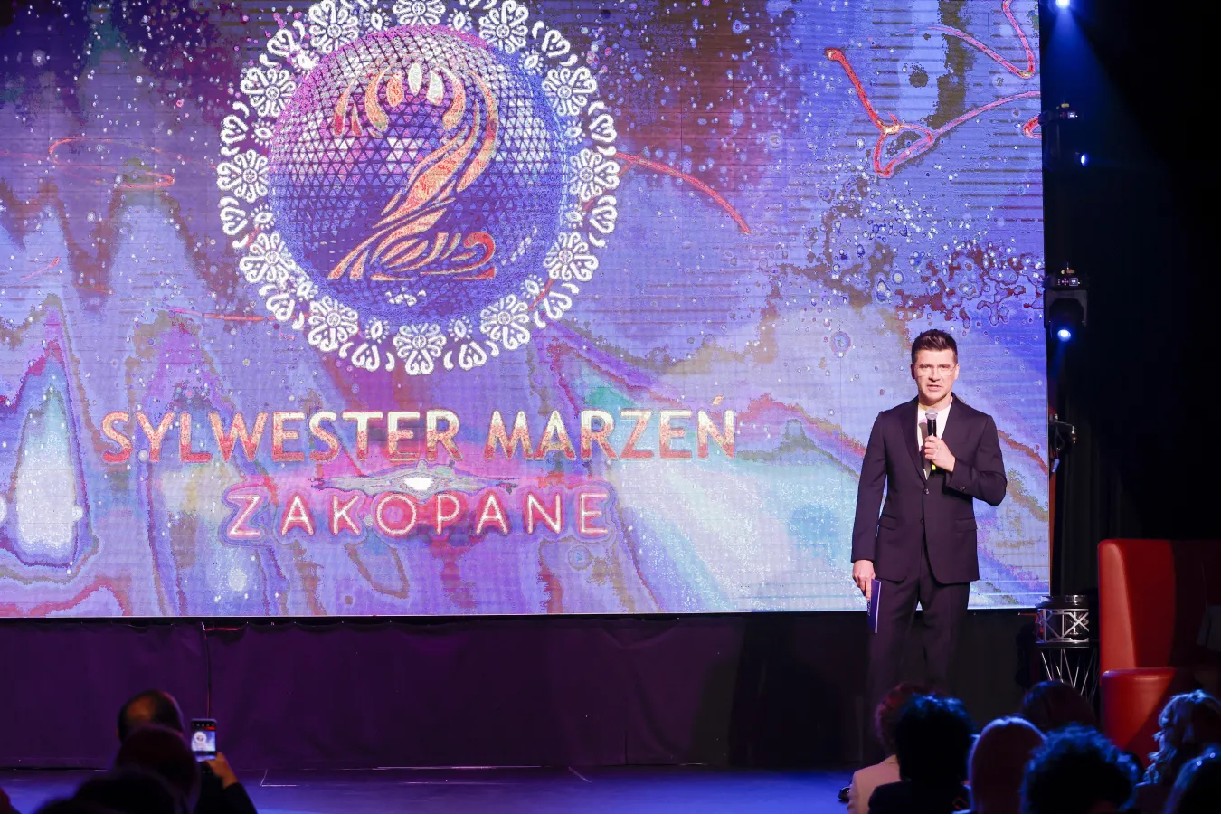 "Sylwester Marzeń z Dwójką". To Tomasz Kammel robi pięć minut przed wyjściem na scenę