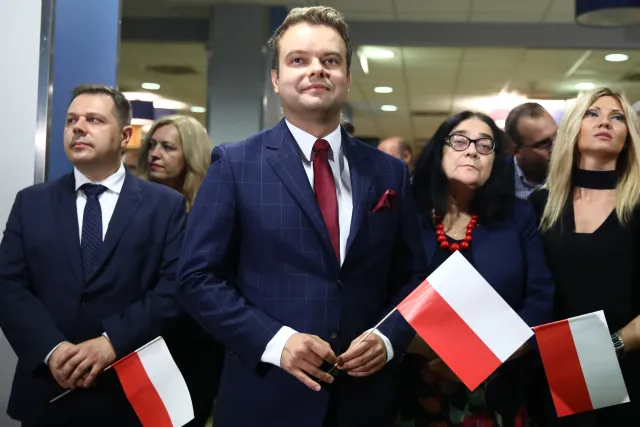 Rzecznik PiS wzywa na wielki "marsz wolnych Polaków"