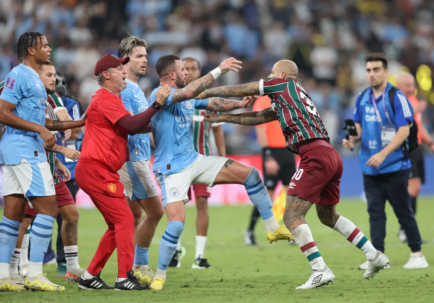 Bójka po finale KMŚ. Kyle Walker i Felipe Melo skoczyli sobie do gardeł [FOTO]