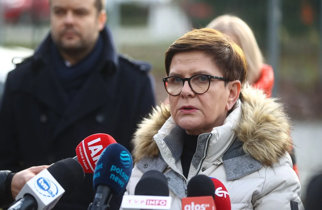 Nagła decyzja Sienkiewicza. Szydło odwołana