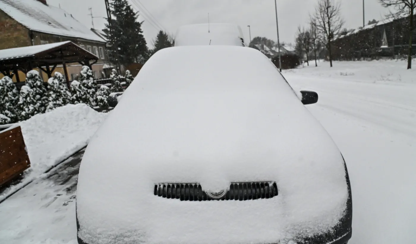 Intensywne opady śniegu i mróz nawet do -15 st. C. To może być trudna noc