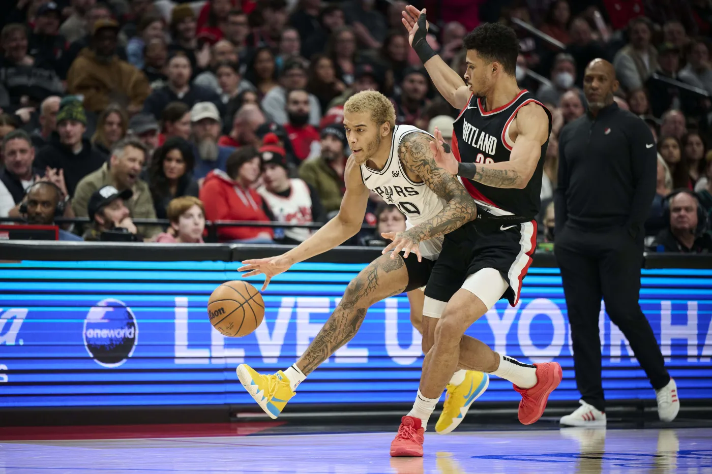 Liga NBA. Jeremy Sochan bohaterem meczu w Waszyngtonie [WIDEO]