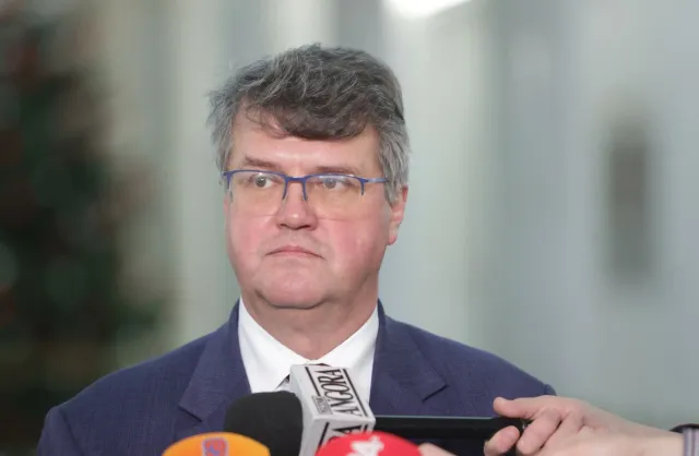 Wąsik dostał pismo od Hołowni. Poinformował o swojej decyzji