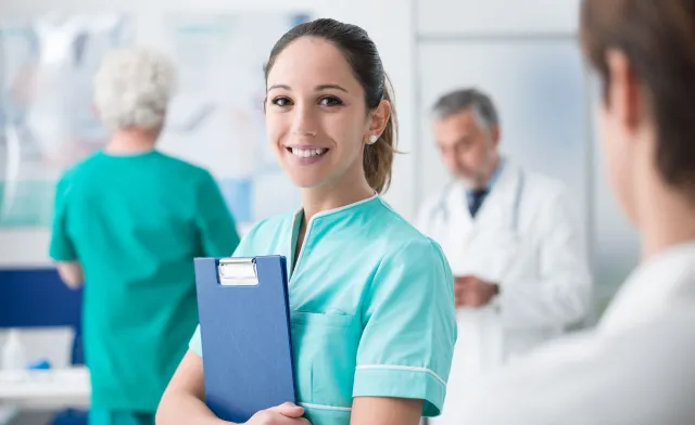 Szansa dla polskich lekarzy i pielęgniarek. Brytyjski rząd obiecuje