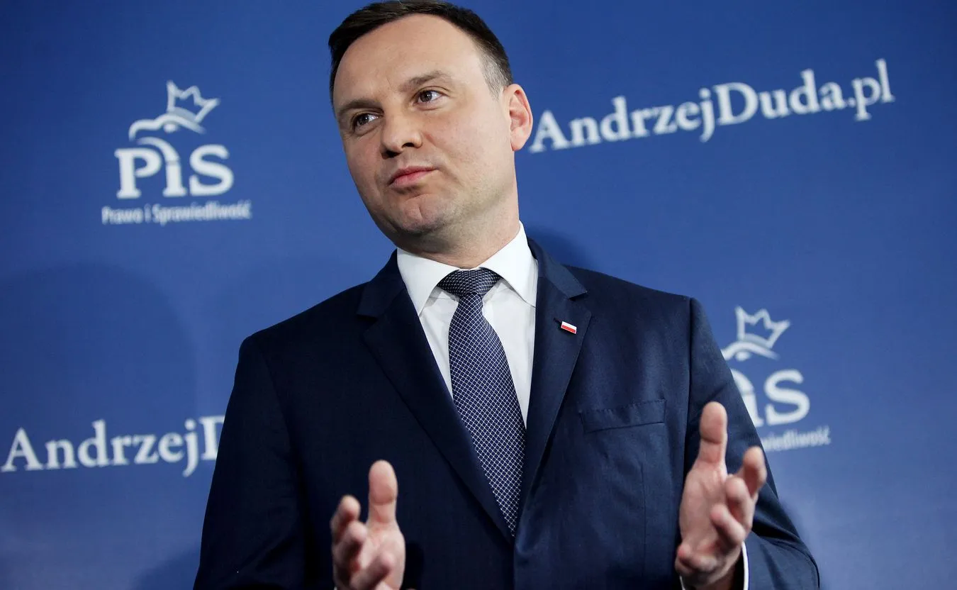 Duda bije w PO: W walce z koronawirusem publiczna służba zdrowia się sprawdza