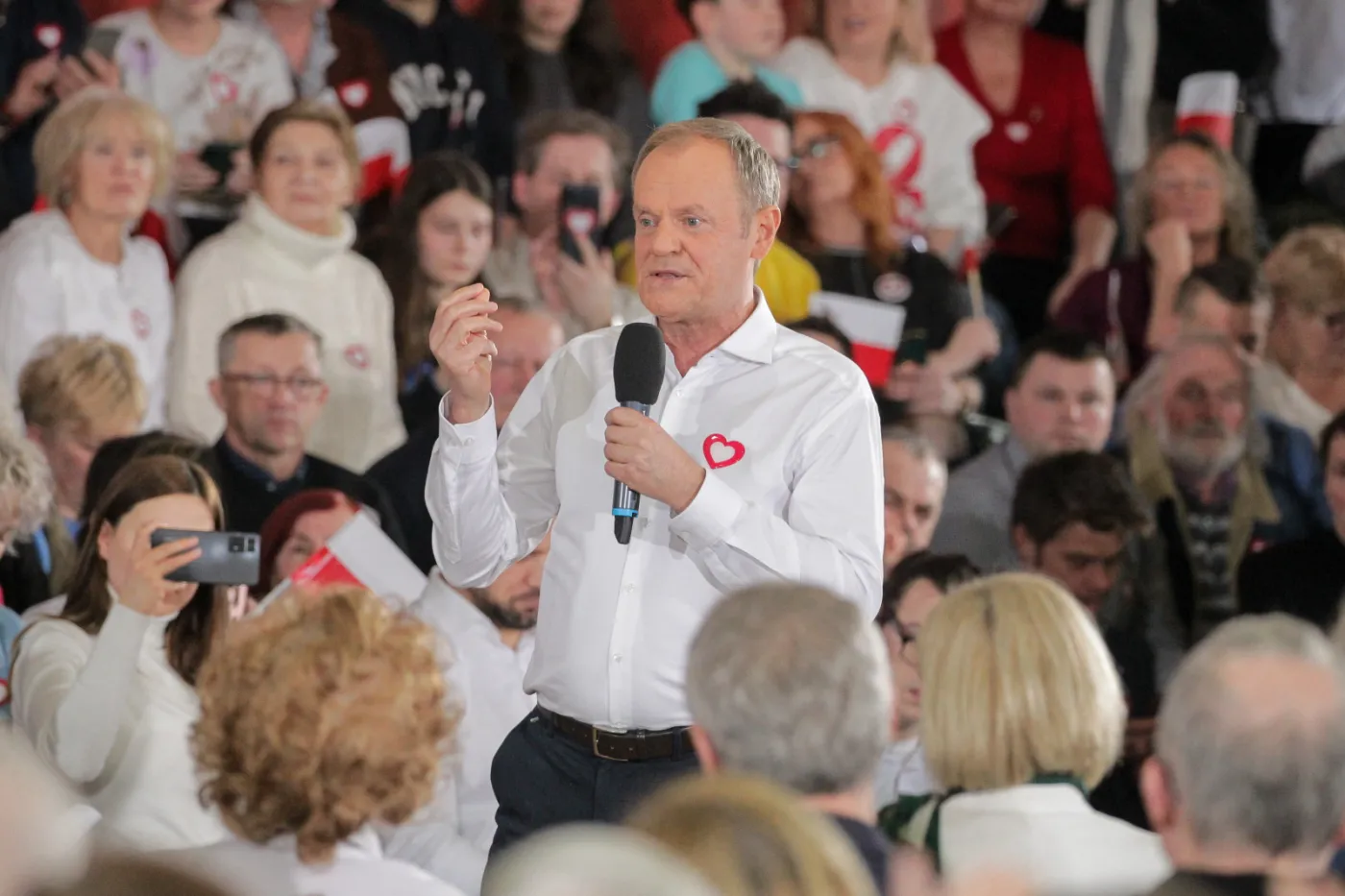 Tusk rozpoczyna kampanię. "Musimy obudzić polityków. Tutaj nie może być podziałów"