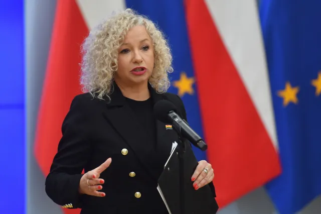 Kotula o tabletce dzień po: Musimy dostarczyć młodym narzędzi, by ich chronić