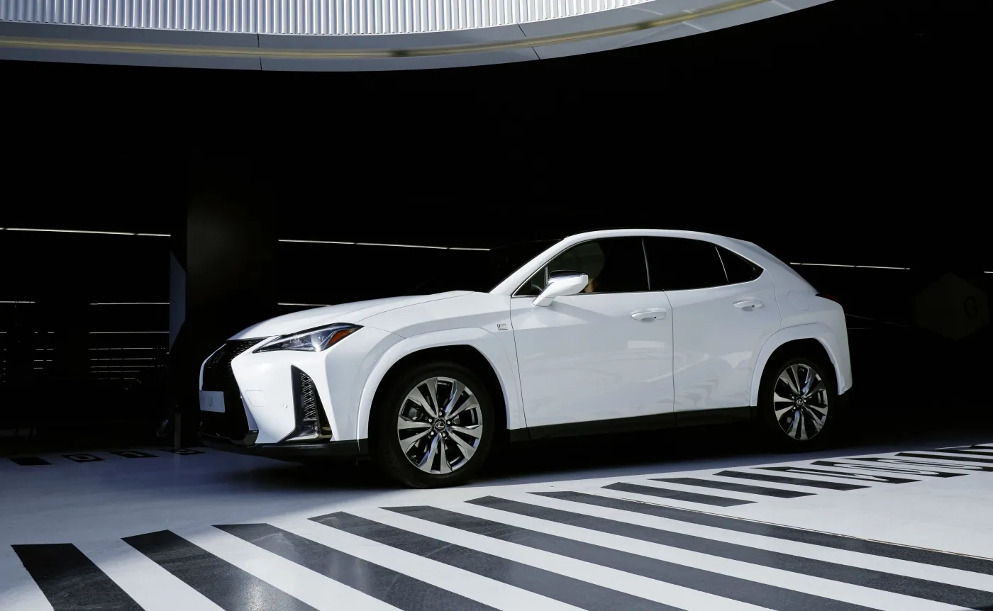 lexus-ux-250h-38094357.jpg