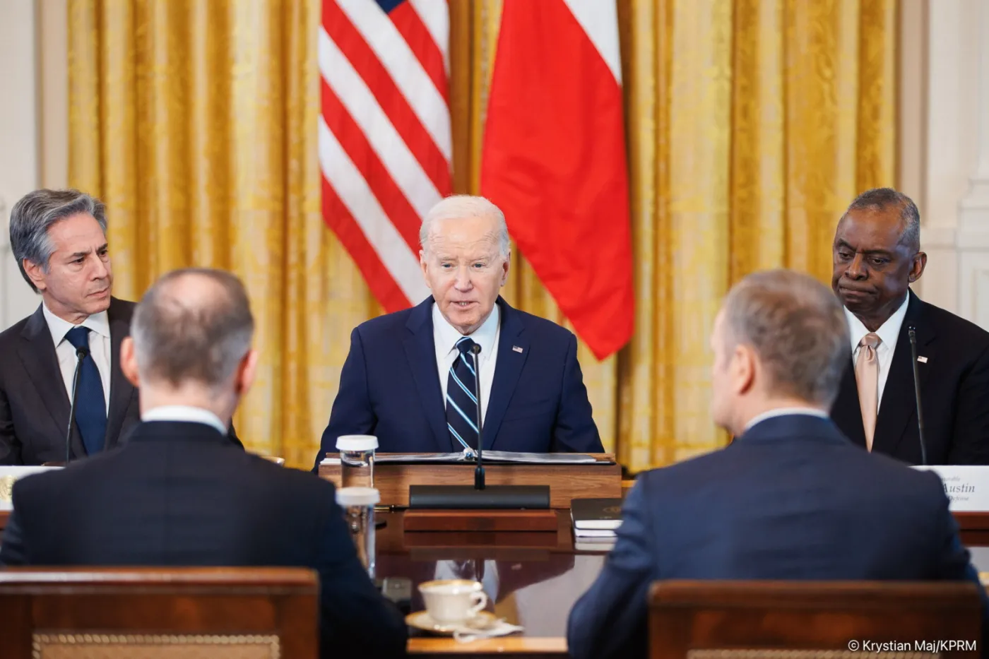 Politolog: Biden nie ufa Dudzie. Apache? "W Ukrainie śmigłowce odpadły w przedbiegach"