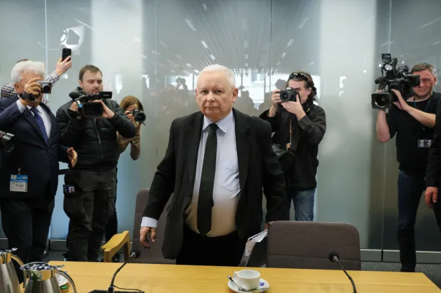 Jarosław Kaczyński przed komisją ds. Pegasusa. Odmówił złożenia przyrzeczenia
