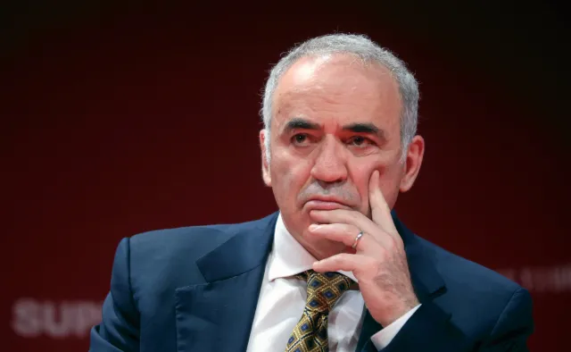 Gęstnieje atmosfera wokół Kasparowa. Został wpisany na listę terrorystów, oznaczony gwiazdką