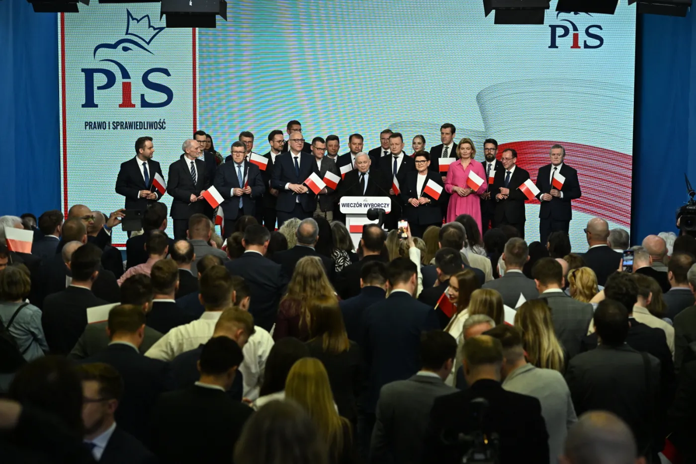 Niemiecka prasa o wyborach w Polsce. "PiS nadal istnieje. Koalicja Tuska jest jednak silniejsza"