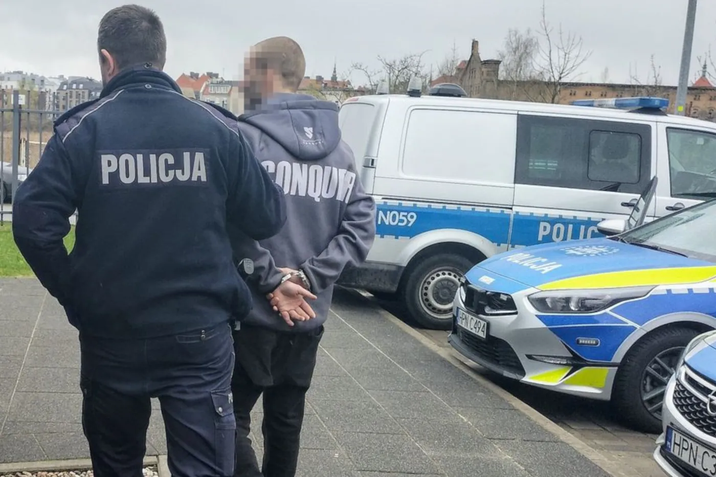 Zbił szybę w aucie