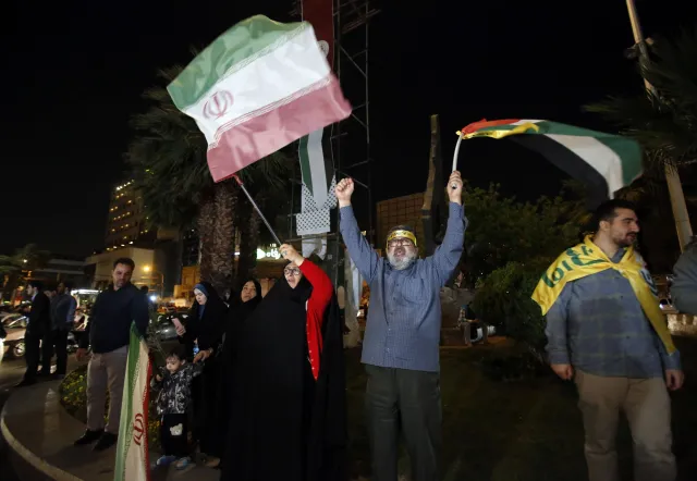Atak dronów i rakiet na Izrael. Teheran: To odwet za atak na konsulat w Damaszku