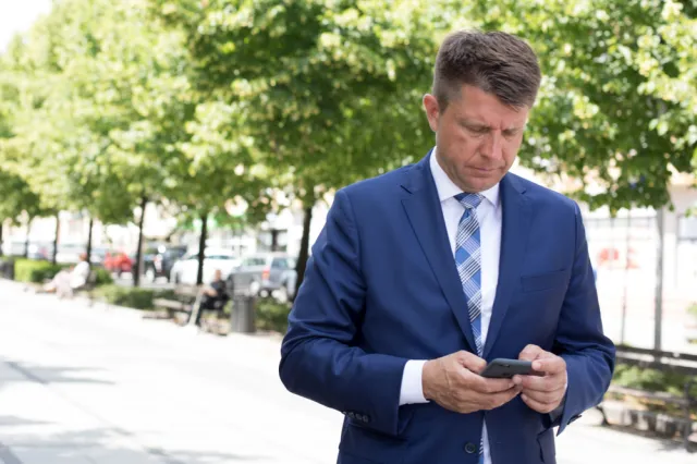 Petru: Mamy olbrzymi dług poza budżetem