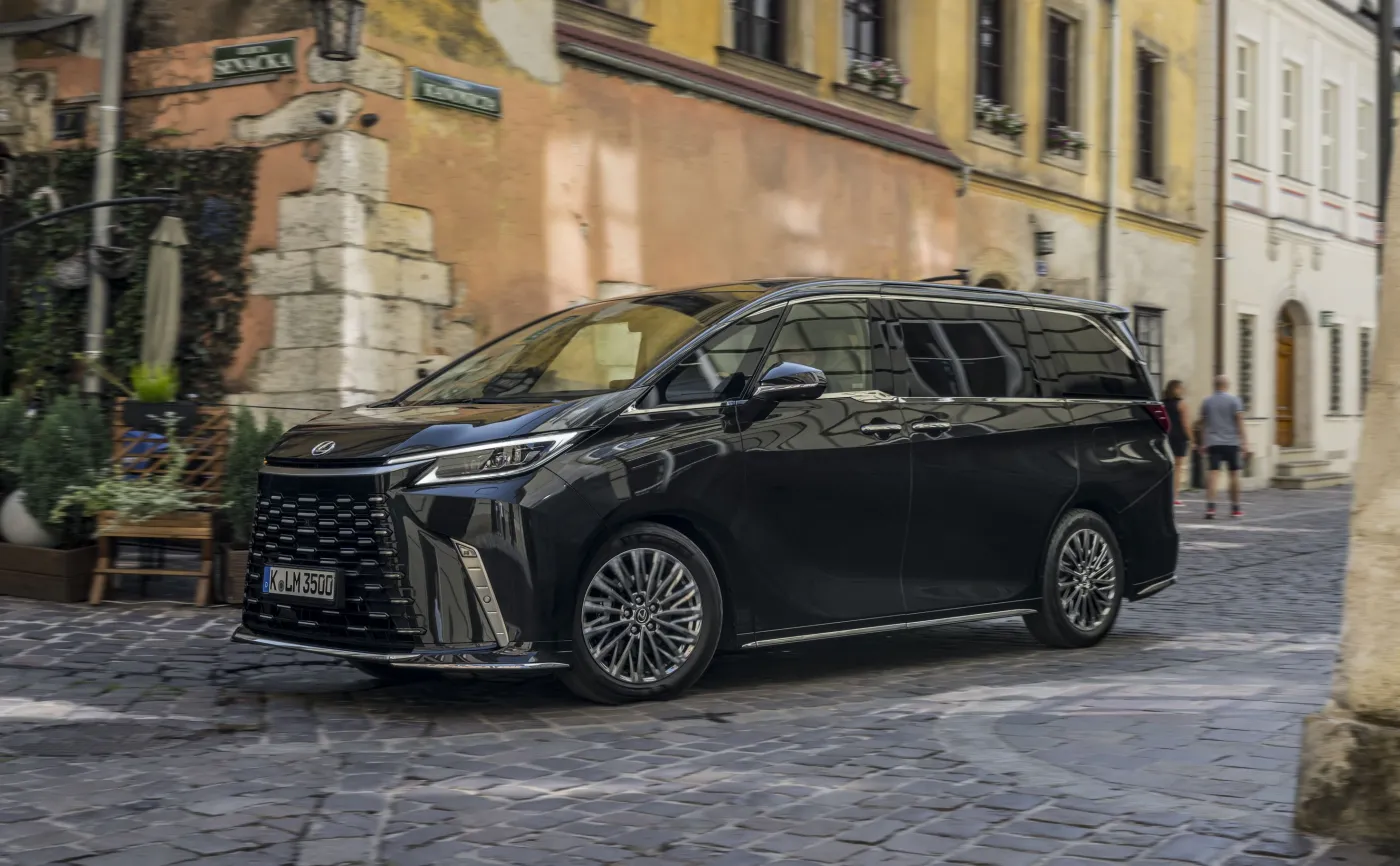 lexus-lm-350h-37949586.jpg