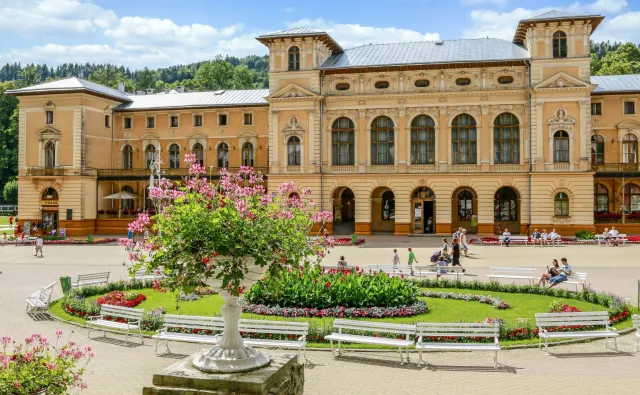 Trzy tysiące uchodźców w Krynicy-Zdroju, ale turyści już wcześniej zarezerwowali hotele. "Co dalej?"