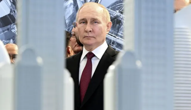 "Putin obawia się spisku". Podolak o drugim dnie dymisji Szojgu