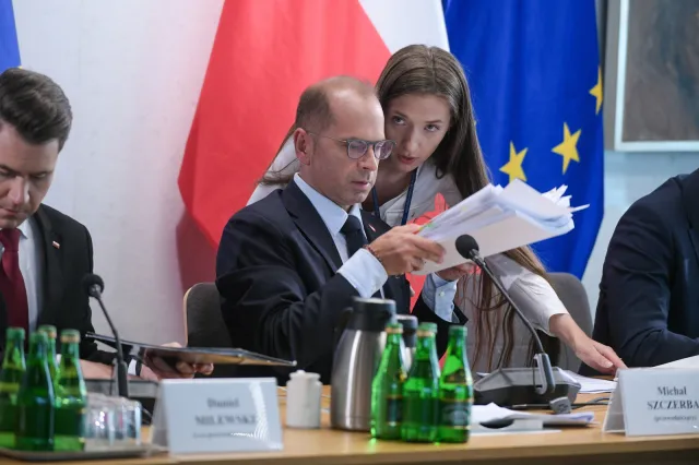 Afera w miasteczku Orlenu. Dwumiesięczne dzieci zgłaszane do pracy?