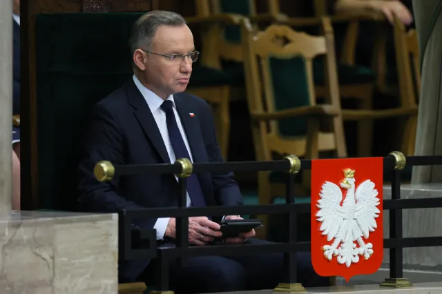 Posiedzenie Sejmu z udziałem prezydenta. Szef MON z informacją na temat bezpieczeństwa