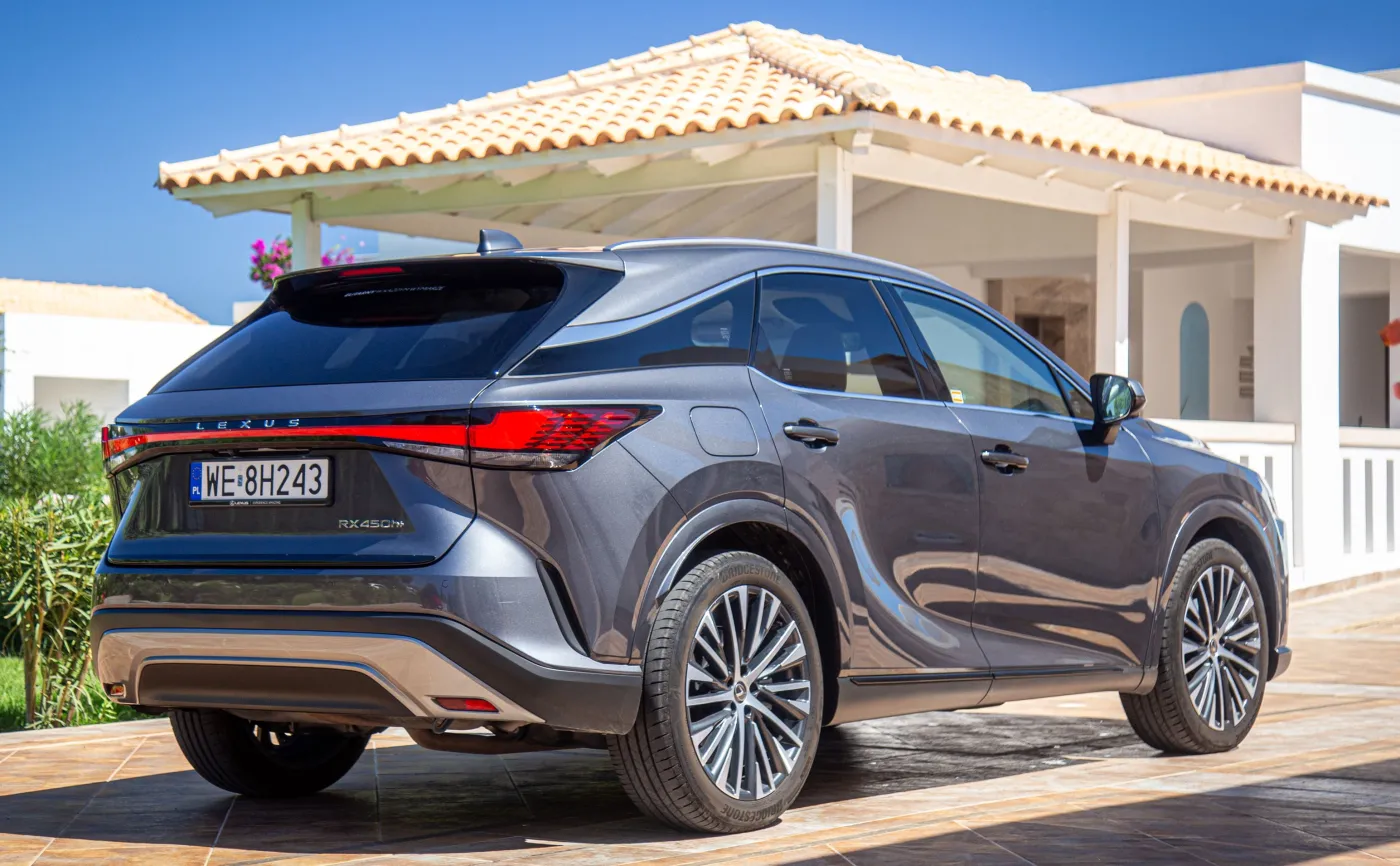 lexus-rx-450h-38221450.jpg