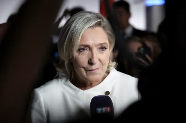 Sensacyjna porażka Le Pen nie powinna cieszyć Macrona? "Francja nigdy nie była tak prawicowa"