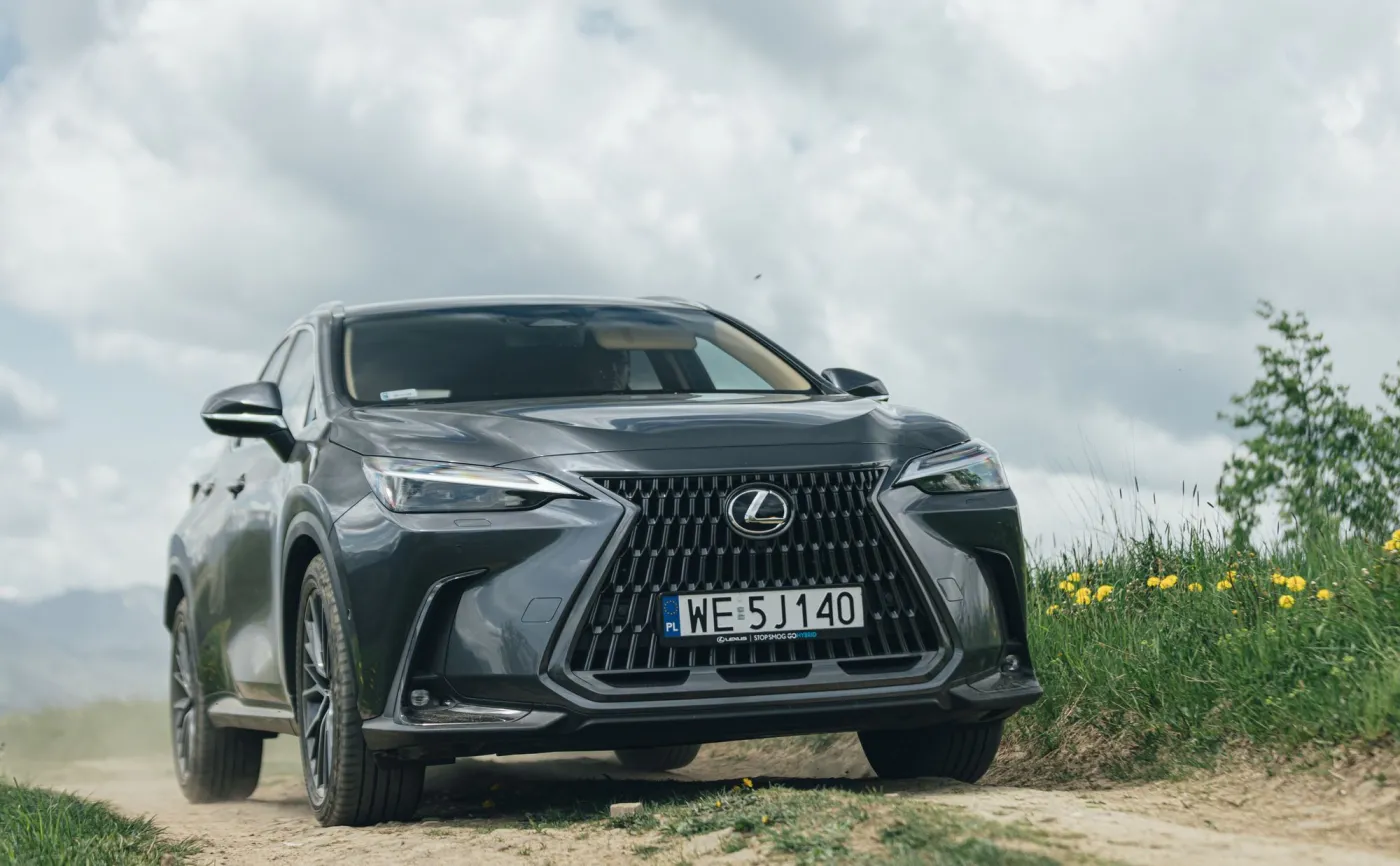 lexus-nx-450h-37499644.jpg