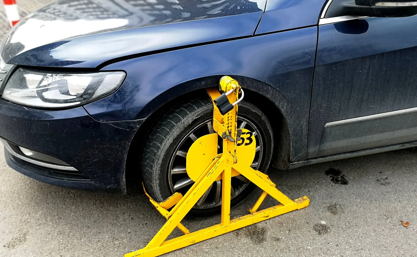 Spółdzielnie mieszkaniowe nie mogą odholowywać aut i zakładać blokad