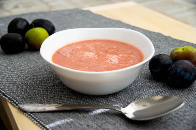 Pamuła, czyli pyszna zupa ze śliwek. Sprawdź tę letnią wersję, zakochasz się